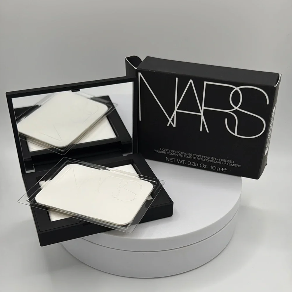 NARS Light Reflecting Setting Powder - Picture 1 of 6